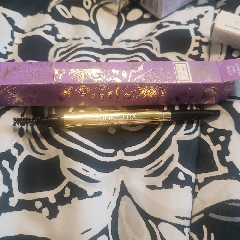 Makeup Bundle - Picture 5 of 6
